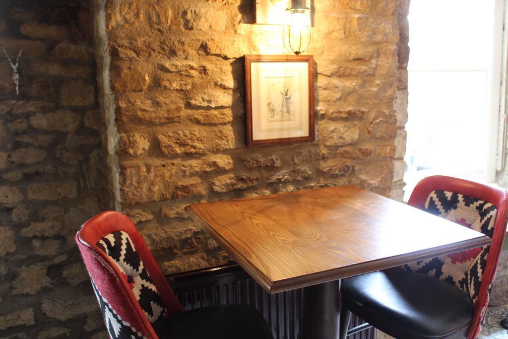 فندق The Woodstock Arms المظهر الخارجي الصورة